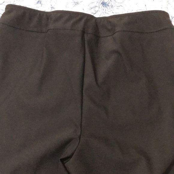 Straight leg pants with gold buttons - Picture 4 of 4
